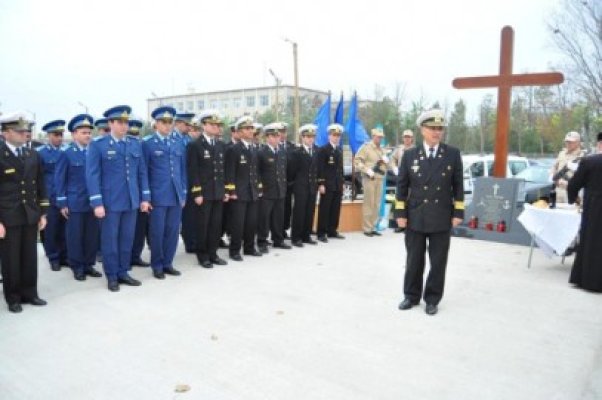 Lacrimi la Tuzla: au fost comemoraţi militarii care au murit în accidentul aviatic din 2010
